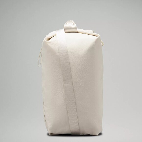 Lululemon - Fast Track Bag 2.0 10L - NWT main image 6